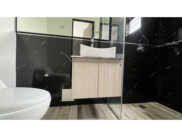 ALQUILER DE CASA EN SANTA CLARA ESQUINERA DE LAS VILLAS REMODELADA