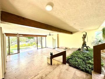 CASA EN VENTA EN CLUB DE GOLF TABACHINES CUERNAVACA