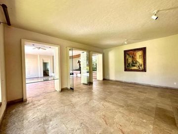 CASA EN VENTA EN CLUB DE GOLF TABACHINES CUERNAVACA