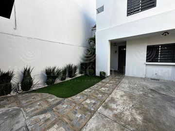 CASA EN VENTA EN VALLE DEL CONTRY