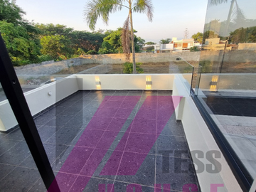 CASA EN VENTA EN FRACC. PRIVADO PUERTA PARAISO