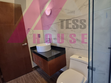 CASA EN VENTA EN FRACC. PRIVADO PUERTA PARAISO