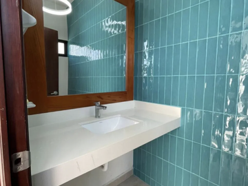 CASA EN VENTA SISAL, LUJO Y TRANQUILIDAD FRENTE AL MAR EN SISAL