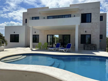 CASA EN VENTA SISAL, LUJO Y TRANQUILIDAD FRENTE AL MAR EN SISAL