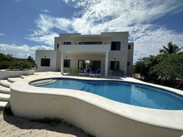 CASA EN VENTA SISAL, LUJO Y TRANQUILIDAD FRENTE AL MAR EN SISAL