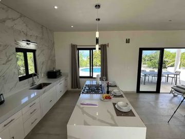 CASA EN VENTA SISAL, LUJO Y TRANQUILIDAD FRENTE AL MAR EN SISAL