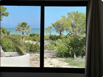 CASA EN VENTA SISAL, LUJO Y TRANQUILIDAD FRENTE AL MAR EN SISAL