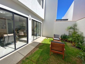 Casa en  pre-venta,3 habitaciones y casa club con alberca en Angelopolis