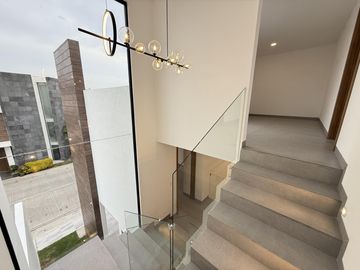 Casa Nueva Moderna con Doble altura en Venta en Zona Recta Cholula