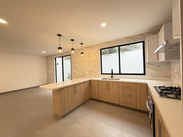 Casa Nueva Moderna con Doble altura en Venta en Zona Recta Cholula