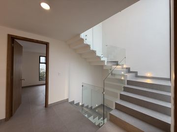 Casa Nueva Moderna con Doble altura en Venta en Zona Recta Cholula
