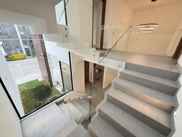Casa Nueva Moderna con Doble altura en Venta en Zona Recta Cholula