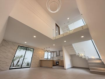 Casa Nueva Moderna con Doble altura en Venta en Zona Recta Cholula