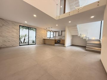 Casa Nueva Moderna con Doble altura en Venta en Zona Recta Cholula