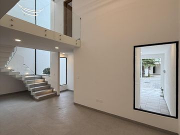 Casa Nueva Moderna con Doble altura en Venta en Zona Recta Cholula