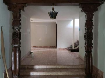 Casa en un nivel en venta en Rancho Cortés con 2155 de terreno y alberca
