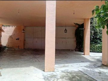 Casa en un nivel en venta en Rancho Cortés con 2155 de terreno y alberca