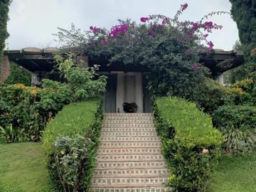 Casa en un nivel en venta en Rancho Cortés con 2155 de terreno y alberca
