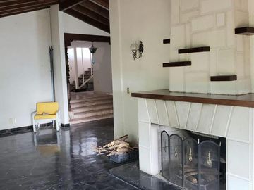 Casa en un nivel en venta en Rancho Cortés con 2155 de terreno y alberca