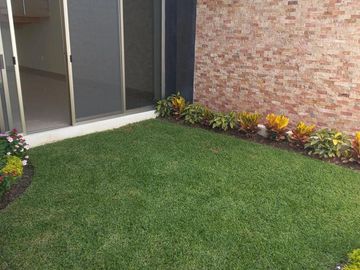 CASA EN VENTA EN CUERNAVACA,  EN DELICIAS, ZONA DORADA, CON HABITACIÓN EN PLANTA BAJA