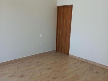 CASA EN VENTA EN CUERNAVACA,  EN DELICIAS, ZONA DORADA, CON HABITACIÓN EN PLANTA BAJA