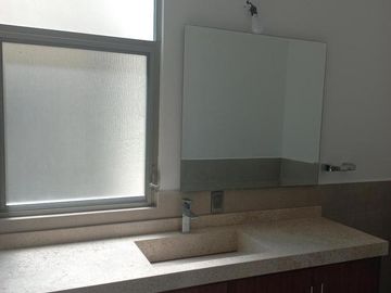 CASA EN VENTA EN CUERNAVACA, EN LOMAS DE VISTA HERMOSA, PARA ESTRENAR, CON HABITACIÓN EN PLANTA BAJA