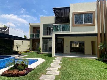 CASA EN VENTA EN CUERNAVACA, EN LOMAS DE VISTA HERMOSA, PARA ESTRENAR, CON HABITACIÓN EN PLANTA BAJA