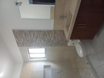 CASA EN VENTA EN CUERNAVACA, EN LOMAS DE VISTA HERMOSA, PARA ESTRENAR, CON HABITACIÓN EN PLANTA BAJA