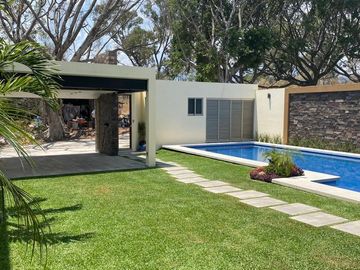 CASA EN VENTA EN CUERNAVACA, EN LOMAS DE VISTA HERMOSA, PARA ESTRENAR, CON HABITACIÓN EN PLANTA BAJA