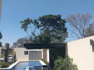 CASA EN VENTA EN CUERNAVACA, EN LOMAS DE VISTA HERMOSA, PARA ESTRENAR, CON HABITACIÓN EN PLANTA BAJA
