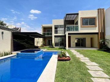 CASA EN VENTA EN CUERNAVACA, EN LOMAS DE VISTA HERMOSA, PARA ESTRENAR, CON HABITACIÓN EN PLANTA BAJA