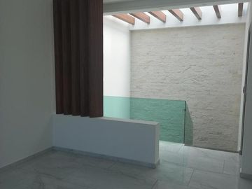 CASA EN VENTA EN CUERNAVACA, EN LOMAS DE VISTA HERMOSA, PARA ESTRENAR, CON HABITACIÓN EN PLANTA BAJA