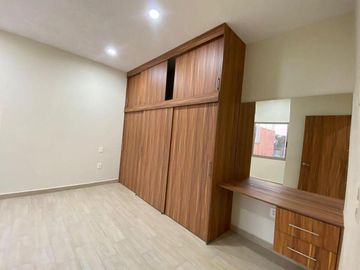CASA EN VENTA EN LOMAS DE CUERNAVACA, ESTRENA CON HABITACIÓN EN PLANTA BAJA