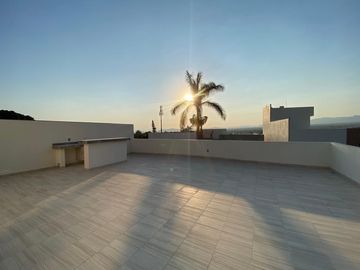 CASA EN VENTA EN LOMAS DE CUERNAVACA, ESTRENA CON HABITACIÓN EN PLANTA BAJA