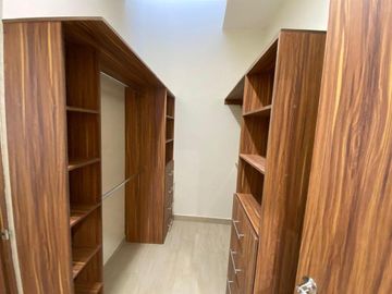 CASA EN VENTA EN LOMAS DE CUERNAVACA, ESTRENA CON HABITACIÓN EN PLANTA BAJA