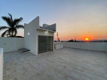 CASA EN VENTA EN LOMAS DE CUERNAVACA, ESTRENA CON HABITACIÓN EN PLANTA BAJA