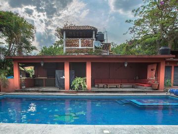 CASA EN CASA EN VENTA EN JIUTEPEC, ¡SUPER OPORTUNIDAD!