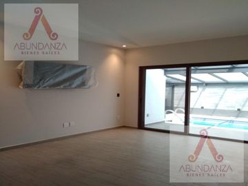 CASA DE UN SOLO PISO VENTA METEPEC PRIVADA