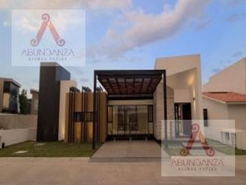 CASA DE UN SOLO PISO VENTA METEPEC PRIVADA