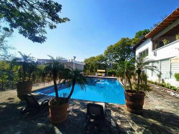 CASA EN VENTA EN CUERNAVACA, RANCHO TETELA CON VISTA PANORÁMICA