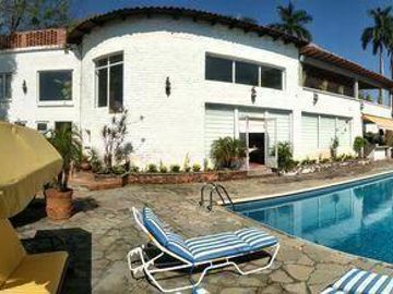 CASA EN VENTA EN CUERNAVACA, RANCHO TETELA CON VISTA PANORÁMICA
