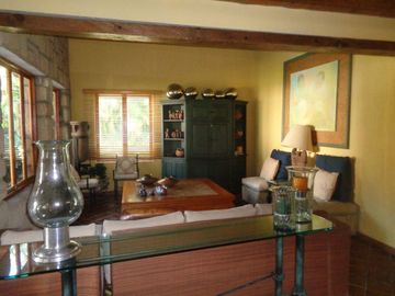 4 CASAS EN VENTA EN JIUTEPEC CON ALBERCA JARDÍN, CANCHA DE PADEL