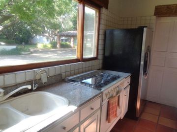 4 CASAS EN VENTA EN JIUTEPEC CON ALBERCA JARDÍN, CANCHA DE PADEL