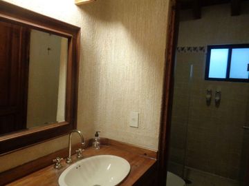 4 CASAS EN VENTA EN JIUTEPEC CON ALBERCA JARDÍN, CANCHA DE PADEL