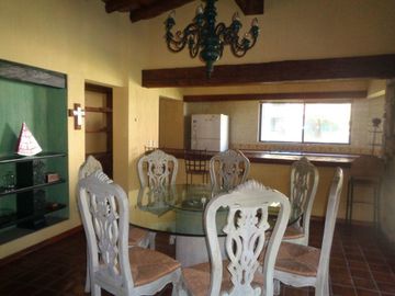 4 CASAS EN VENTA EN JIUTEPEC CON ALBERCA JARDÍN, CANCHA DE PADEL