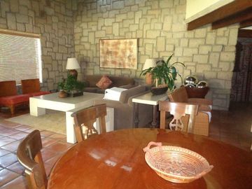 4 CASAS EN VENTA EN JIUTEPEC CON ALBERCA JARDÍN, CANCHA DE PADEL
