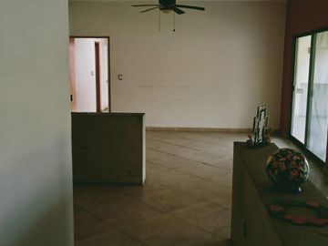 CASA EN VENTA EN JIUTEPEC, EN UN NIVEL DENTRO DE PRIVADA, CON 5 HABITACIONES, JARDÍN Y ALBERCA