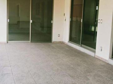 CASA EN VENTA EN JIUTEPEC, EN UN NIVEL DENTRO DE PRIVADA, CON 5 HABITACIONES, JARDÍN Y ALBERCA