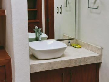 CASA EN VENTA EN JIUTEPEC, EN UN NIVEL DENTRO DE PRIVADA, CON 5 HABITACIONES, JARDÍN Y ALBERCA