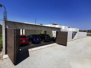 CASA EN VENTA EN JIUTEPEC, EN UN NIVEL DENTRO DE PRIVADA, CON 5 HABITACIONES, JARDÍN Y ALBERCA